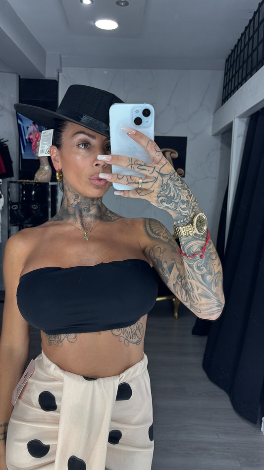 Top básico negro