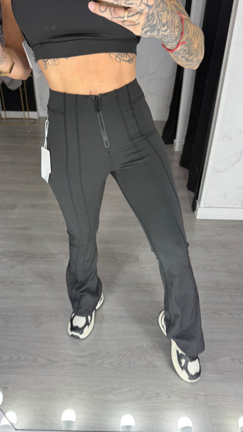 Maya Cris negras