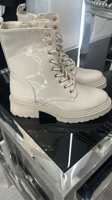 Botas charol