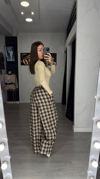 Pantalón cuadro beige