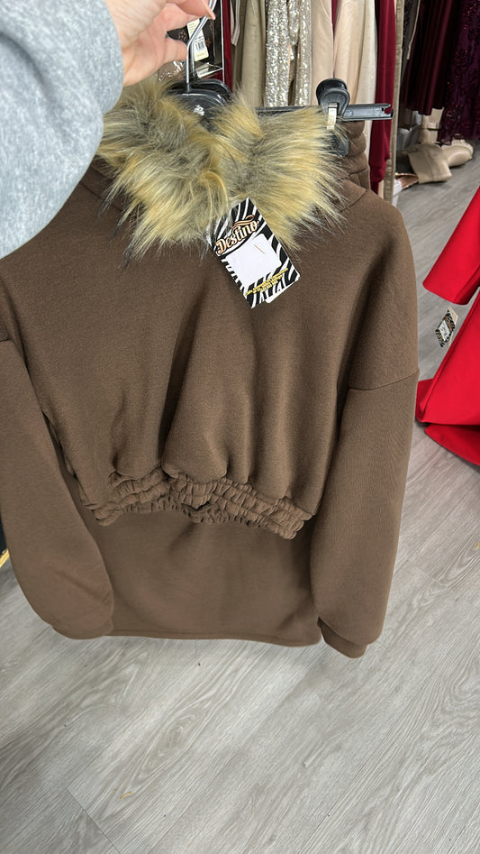 Conjunto esquimal marrón