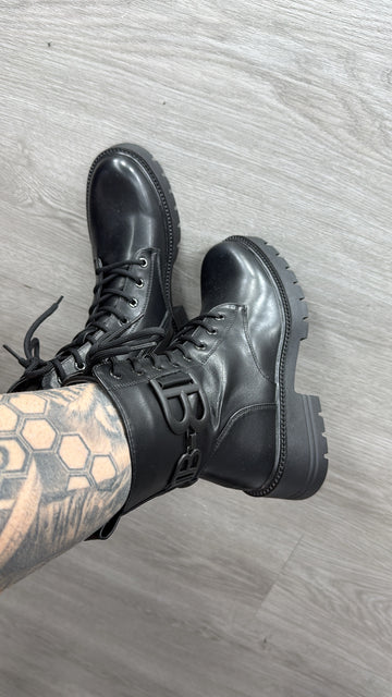 Botas, B\B