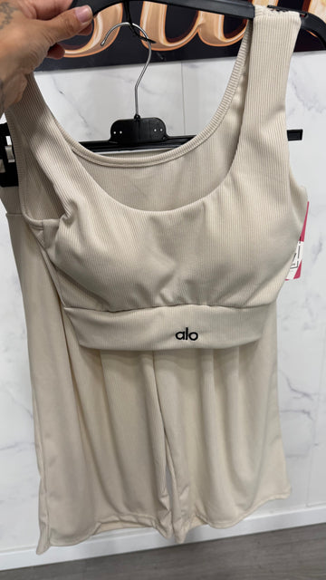 Conjunto al beige