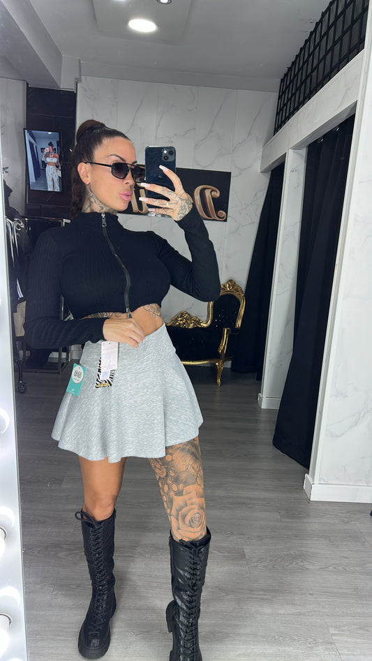falda volante gris