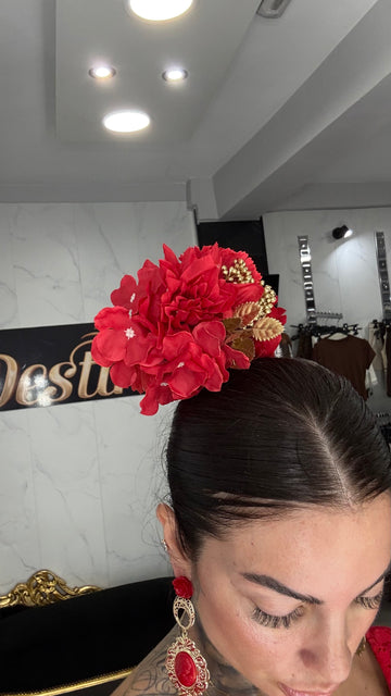 Flor roja y dorada