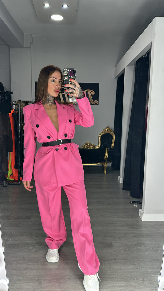 traje pinki