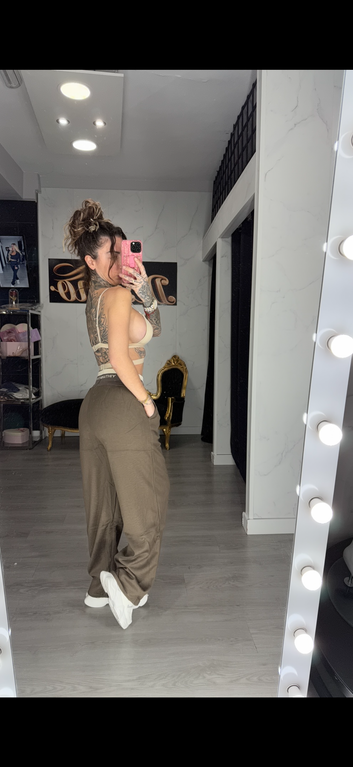 Pantalón letra marrón