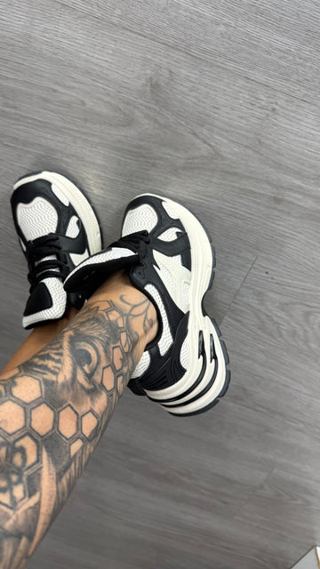 Tenis black