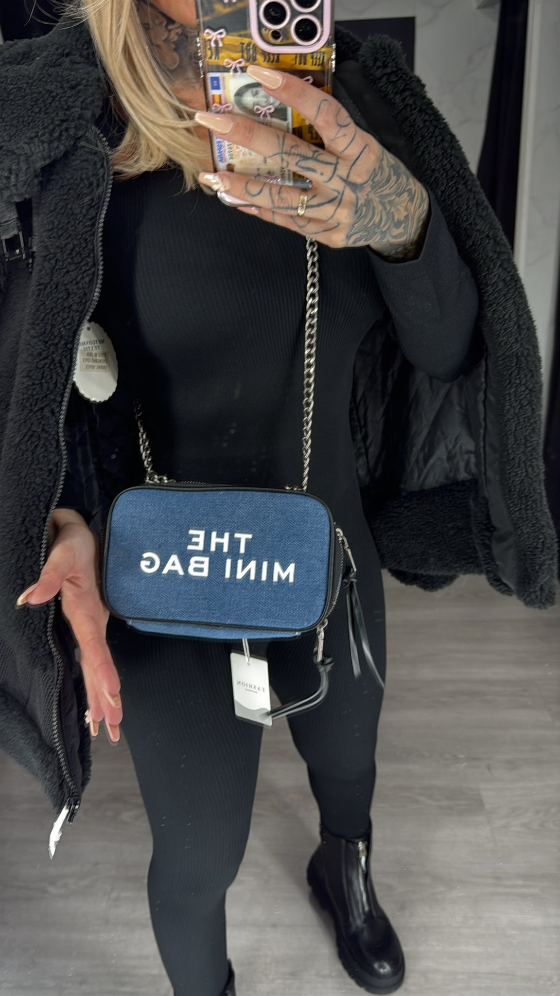 Bolso Vaquero, Oscuro