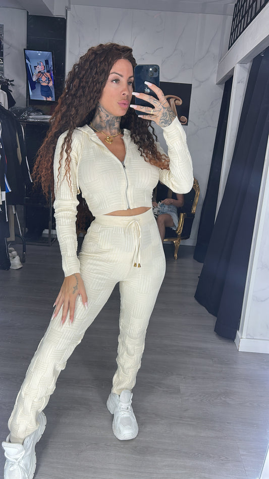conjunto isi beige