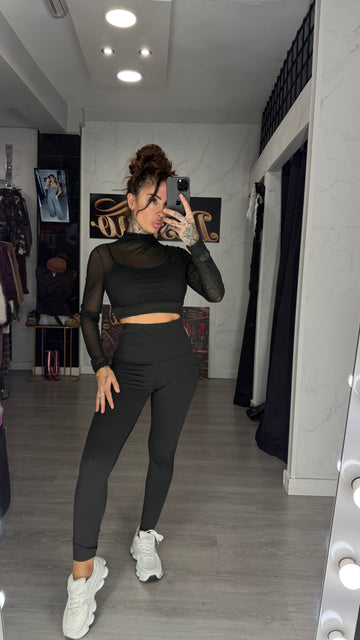 Conjunto transparente negro