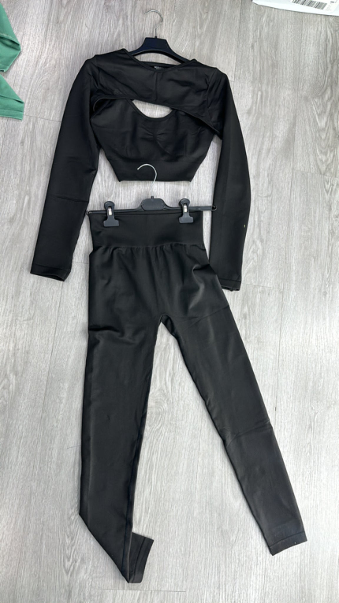 Conjunto raja negro