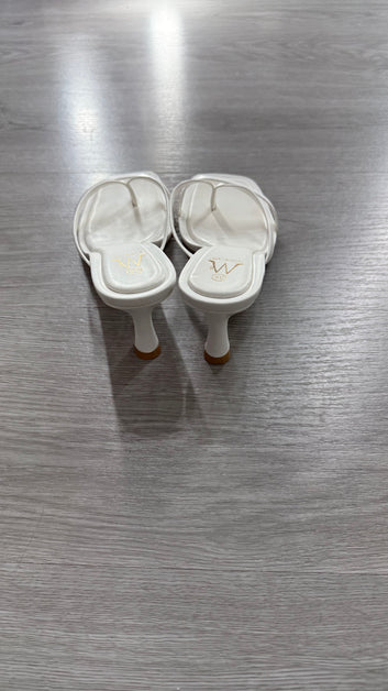Tacón blanco