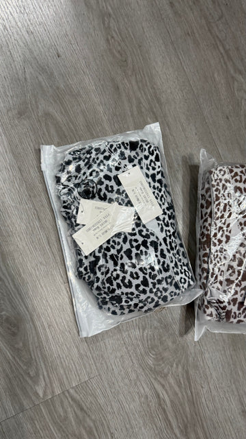 Conjunto leopardo negro