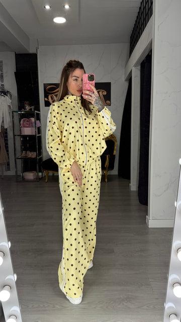 Chandal lunares amarillo
