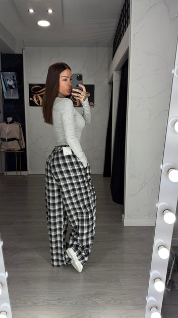 Pantalón cuadro gris