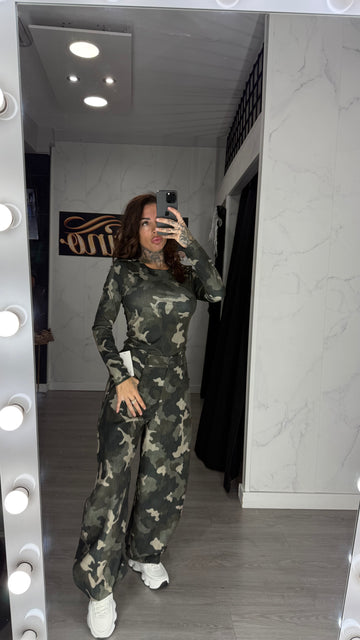 Conjunto alba militar
