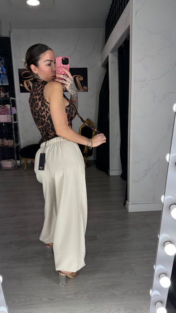 Pantalón chino beige