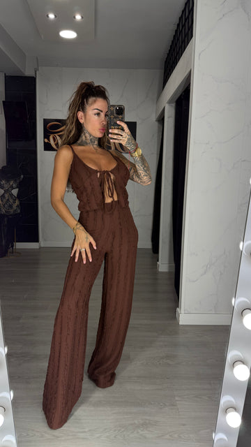 Conjunto trapeado marrón