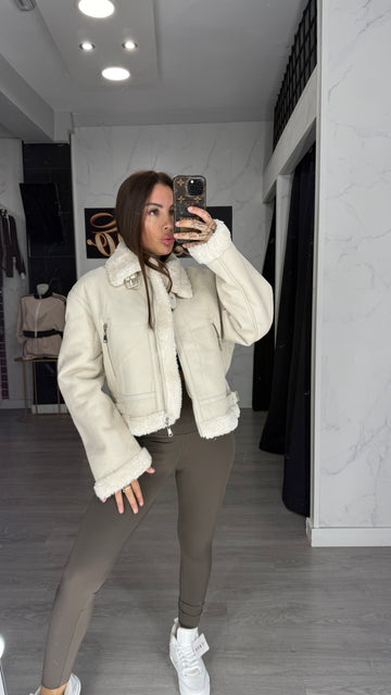 Chaqueta borrego crema