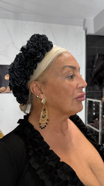 Flor larga negra