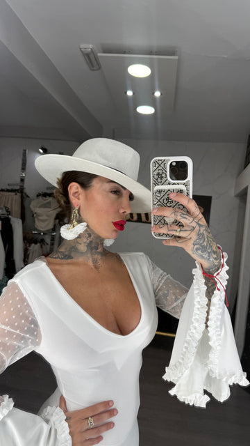 Pendiente flor blanco