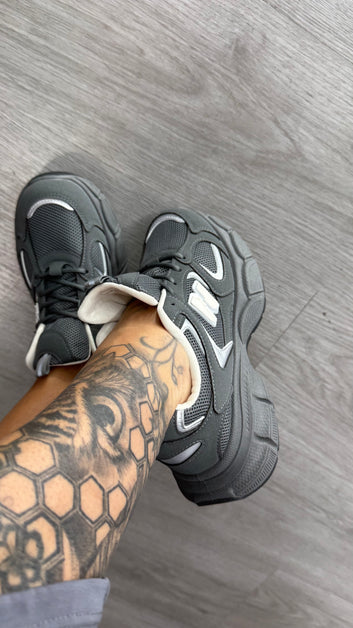 Tenis gris